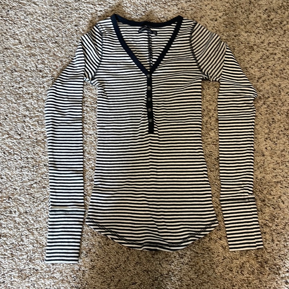 Abercrombie black striped long sleeve tee - Size XS